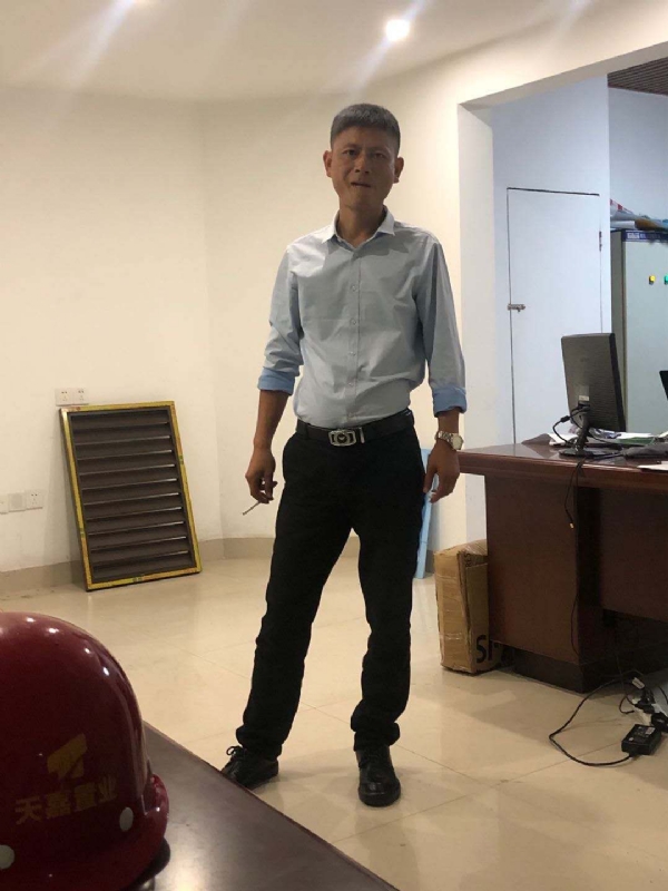 郁闷之中的第一张照片--衡阳残疾人相亲网